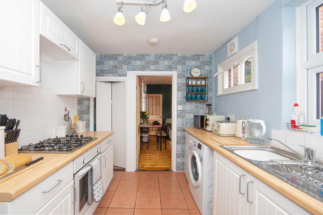 Cosy 3 Bedroom House - Private & Central - Ultra Wifi Кентърбъри Екстериор снимка